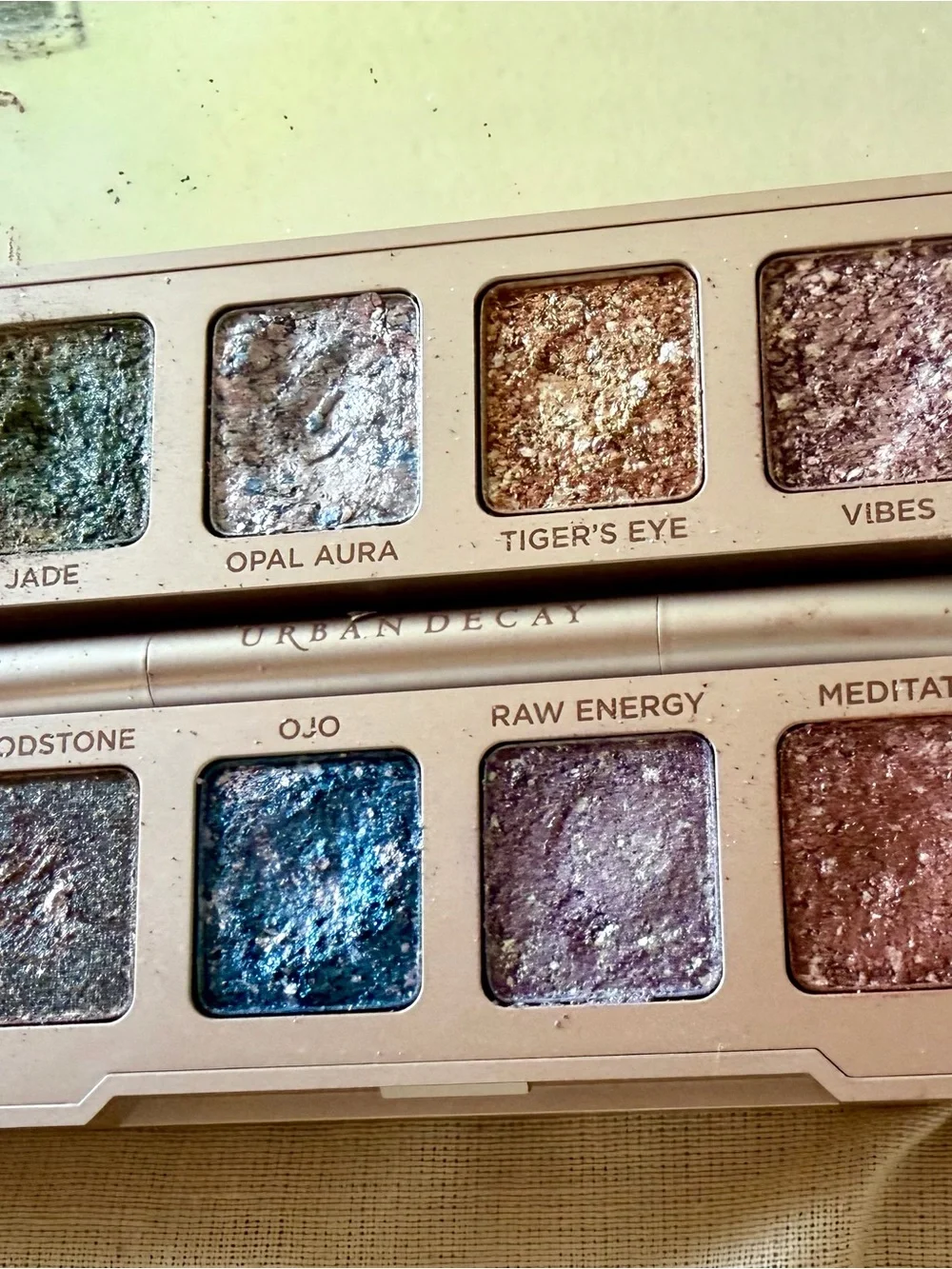 Urban Decay Stoned Vibes Eyeshadow Palette Limited Edition + Brush